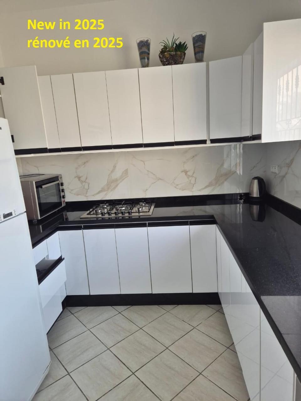 Stylish Duplex - Ocean View - Airport - Wifi - Renovated 2025 Apartment Jbila Exterior photo